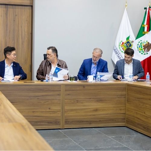 Directivos de la compañía coreana y el gobernador del estado, Mauricio Kuri, se reunieron para hablar de los nuevos proyectos.