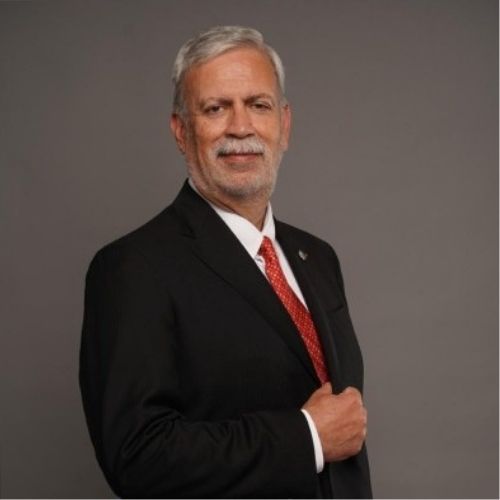 Francisco N. González, presidente ejecutivo de la INA.