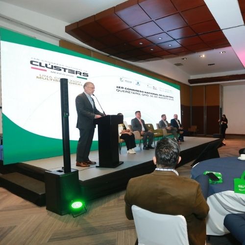 Representantes de clústeres a nivel nacional se reunieron para abordar retos y oportunidades, principalmente en el sector automotriz.