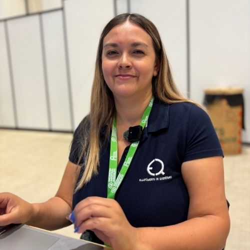 Abril Alejandra Hernández, compradora de Elastómeros Querétaro.