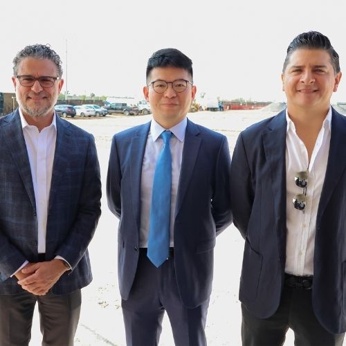 Directivos de Citius AG, JDP Property y representantes gubernamentales asistieron al evento.