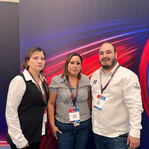 Sol María Vallejo, María Amaro y Antonio Rodríguez del área de compras y ventas de Hirotec México.