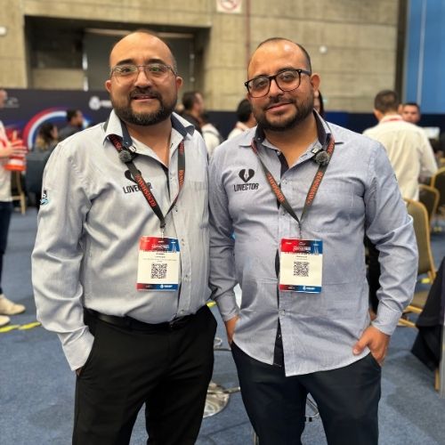 Carlos Israel Huerta y  Luis Huerta, representantes de la empresa Lovector.