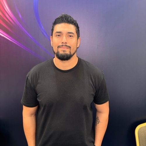 Adán Acosta, del área de compras directas de BorgWarner en la planta de El Salto, Jalisco.