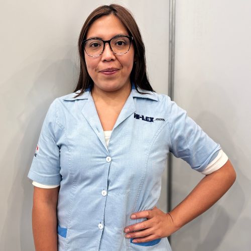 Angélica Cuatzo del área de costos y cotizaciones de Hi-lex Mexicana.