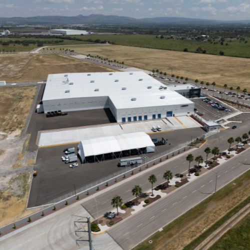 Inauguran nueva planta de componentes automotriz en Guanajuato.