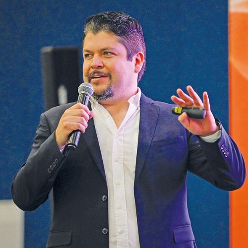 Christopher Hernández Moya, CEO de KUKA de México.