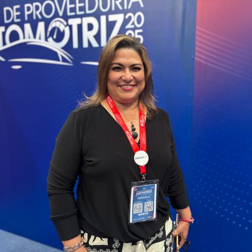 Leslie Arratia, Senior Buyer de DEKOSYS en México.
