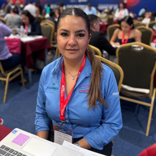 Lorena Hernández Méndez, gerente de Compras en Polímeros y Derivados.