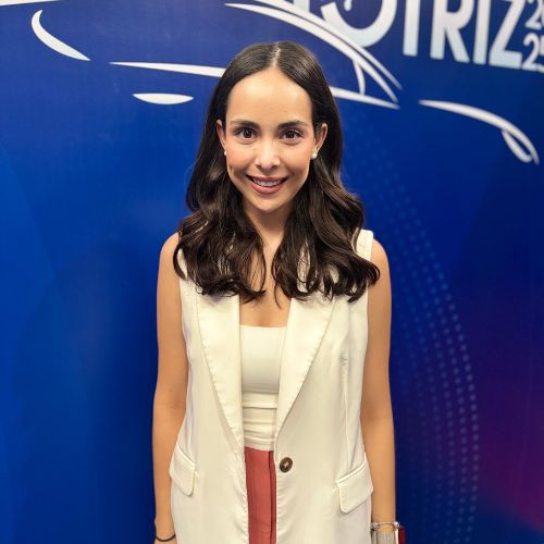 Andrea Ortiz, compradora de servicios en Strattec.