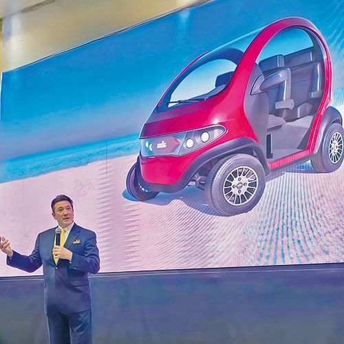 Randy Seidel, presidente y director ejecutivo de BEZcar Inc., presentó a la marca en Aguascalientes.