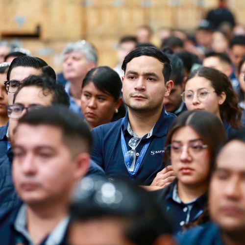 Autoridades estatales y directivos de la empresa realizaron la colocación de la primera piedra de la ampliación de Safran en Querétaro.