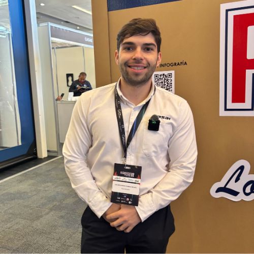 José Maximiliano Junquera Almaráz, comprador de Kasai Mexicana en León, Guanajuato.