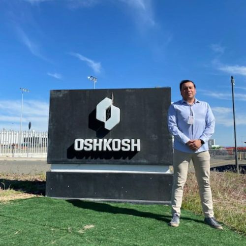 Oswaldo Olvera Carmona, gerente de compras de Oshkosh Corporation.