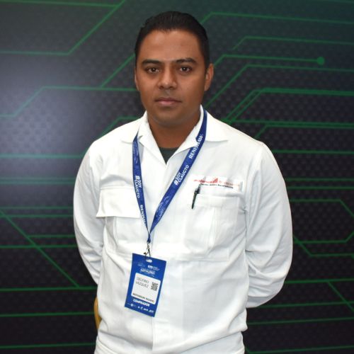 Delfino Vázquez, comprador de Yachiyo.