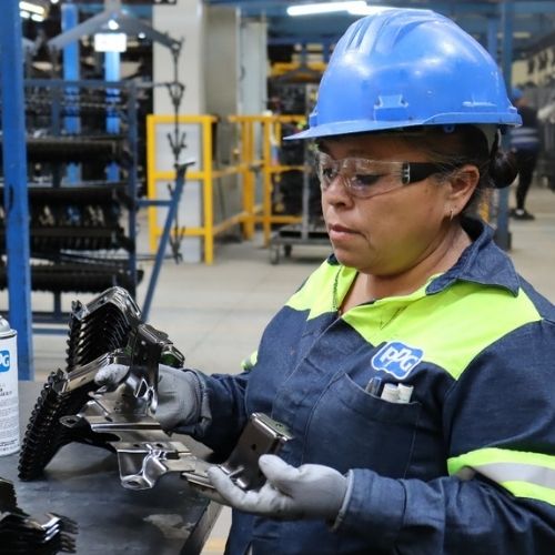 La compañía fortalece su presencia manufacturera en el país ante un entorno de mayor presión arancelaria y cambios regulatorios.