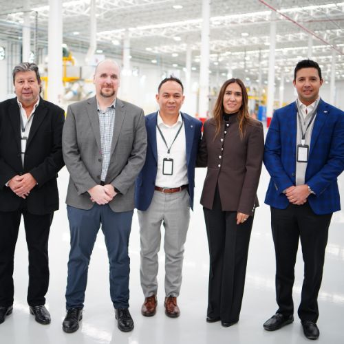 Directivos de la empresa y representantes gubernamentales durante la inauguración de Munters de México en Apodaca.