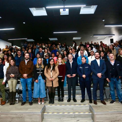 Se entregaron apoyos a empresarios queretanos para que puedan impulsar sus negocios.