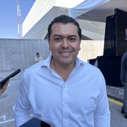 Alberto Nava, alcalde de Pedro Escobedo estimó que durante el 2026 la empresa Frio Bus inaugurará sus instalaciones.