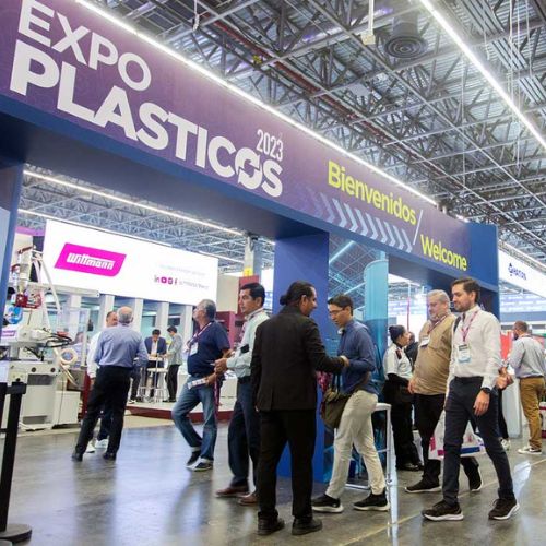 Preparan magno evento de plástico en Guadalajara.