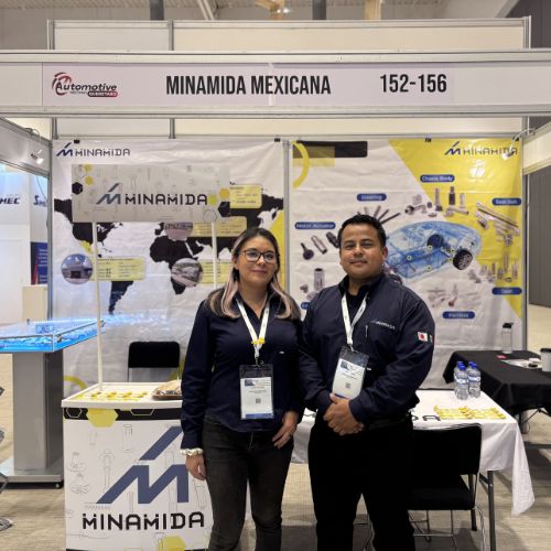 Ángel Juárez, gerente de control de producción de Minamida en Guanajuato, y Cristina Esparza, gerente de recursos humanos.