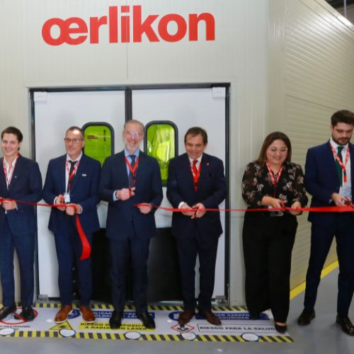 Directivos de la empresa y autoridades estatales y municipales realizaron el corte de listón de la nueva celda.