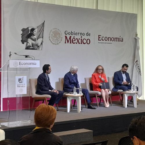 Panelistas del EV Business HUB México abordaron estrategias para fortalecer competitividad e integración nacional en electromovilidad.