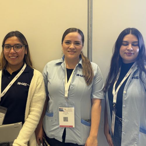 Angélica Cuatzo, Marisol Colín y Valeria Aceves del área de compras de Hi-lex.