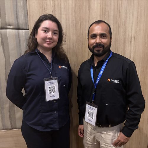 Daniela Hernández, del área de compras y Miguel Delgado López, encargado de ventas industriales en Nexon Automation.
