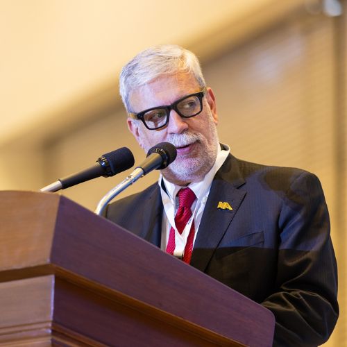 Francisco González Díaz, presidente ejecutivo de la INA, mencionó que la industria automotriz en México avanza hacia una nueva etapa.