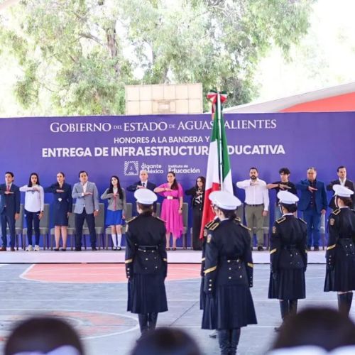 Durante el evento se destacó la importancia de impulsar la formación tecnológica para enfrentar los retos de la economía digital.