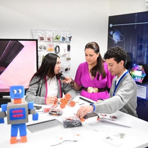 Estudiantes del Centro de Estudios Científicos y Tecnológicos del Estado de Aguascalientes tendrán acceso a nuevas herramientas tecnológicas tras la apertura del laboratorio de Inteligencia Artificial.