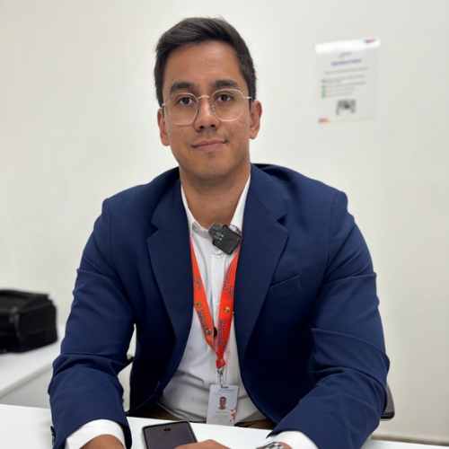 Edgar Torres, director general de la planta de Dedienne Aerospace en Querétaro.