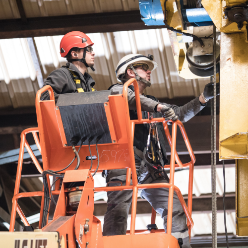 Fives Maintenance y Fives CortX ofrece un modelo de mantenimiento industrial que <br>integra experiencia en campo, digitalización de las operaciones, mejora continua del <br>desempeño industrial y un enfoque orientado al cumplimiento de resultados.