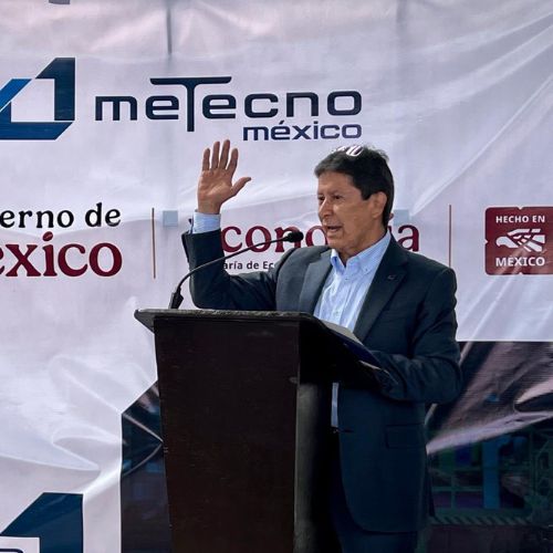 El director general de Metecno, Mario López, compartió la historia y evolución de la empresa en México.