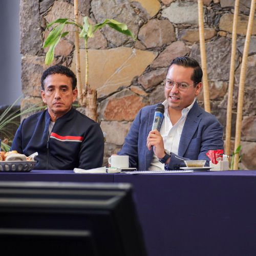 Autoridades municipales y empresarios presentaron el proyecto que mejorará la imagen y movilidad de la zona.