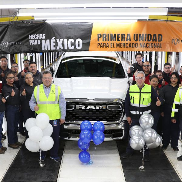 Stellantis produce de México para México